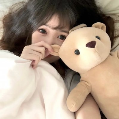 年轻女孩爱过来